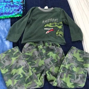 Boys size 6 long sleeve fleece Dino pjs